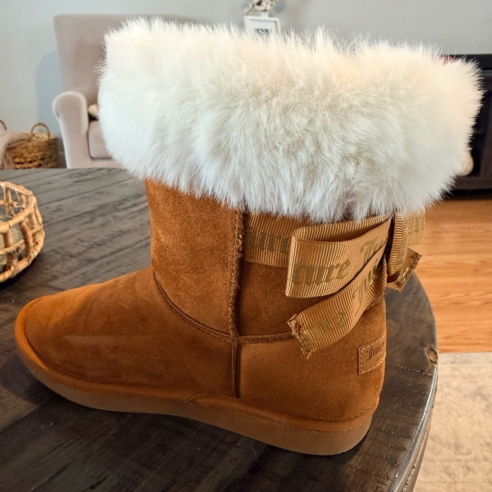 Girls Juicy Couture Tan Suede Boots with White Fur Trim